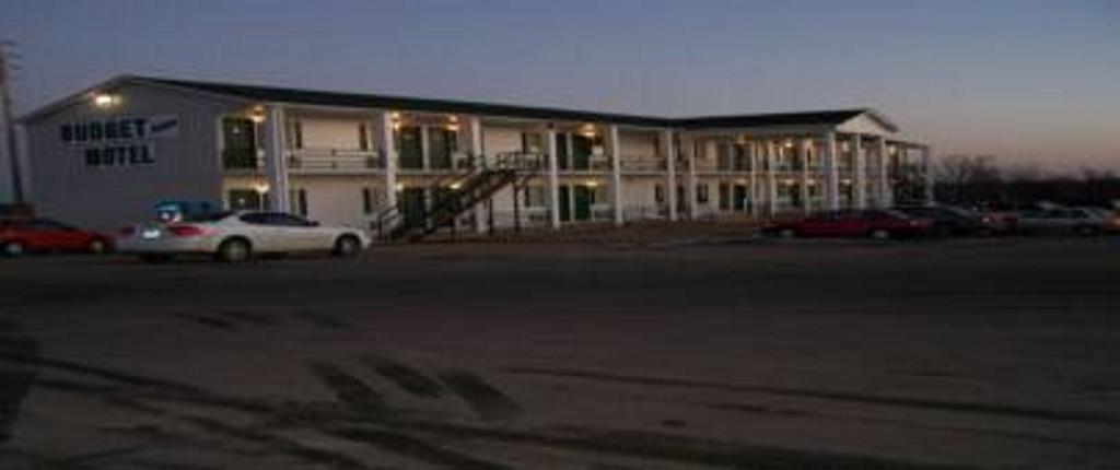 רולה Budget Deluxe Motel מראה חיצוני תמונה